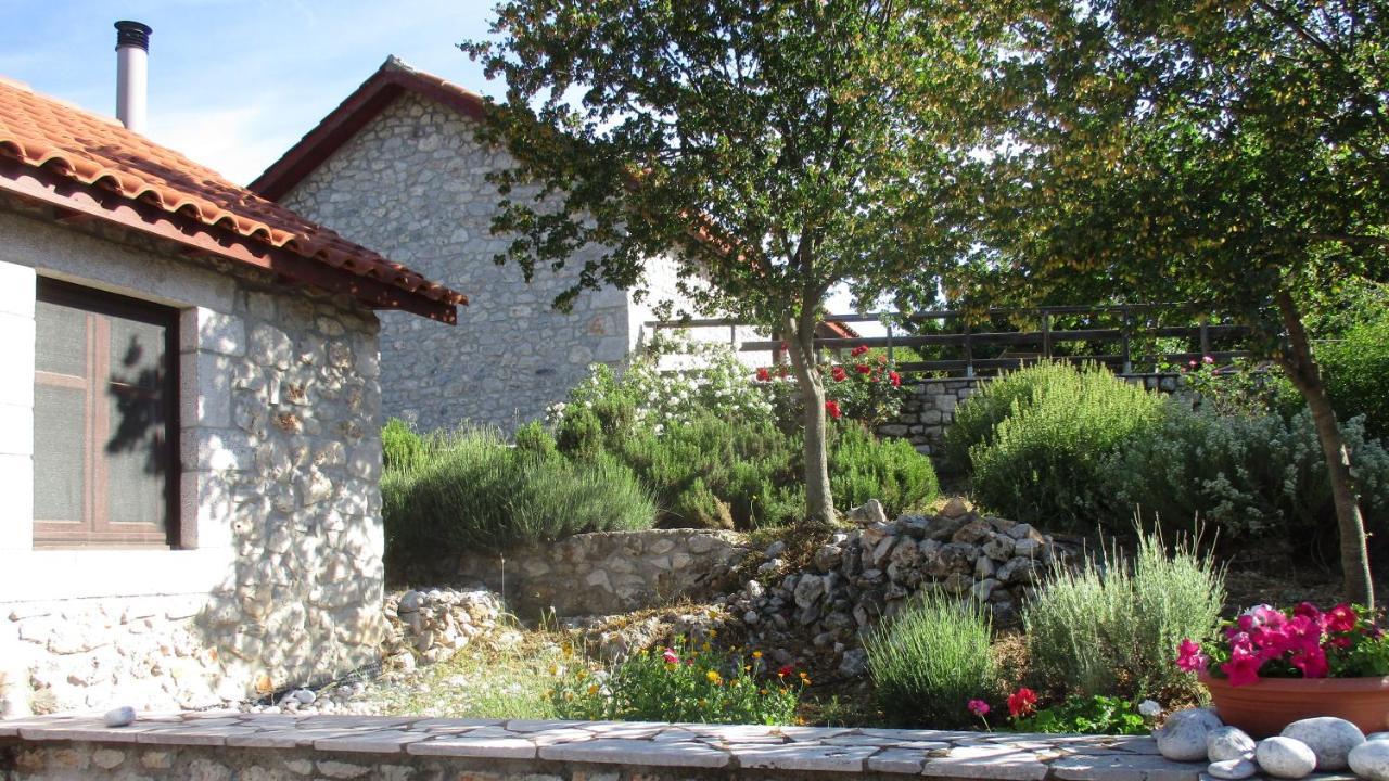 Stone House In A Quiet Landscape, Leonidion Vila Exterior foto